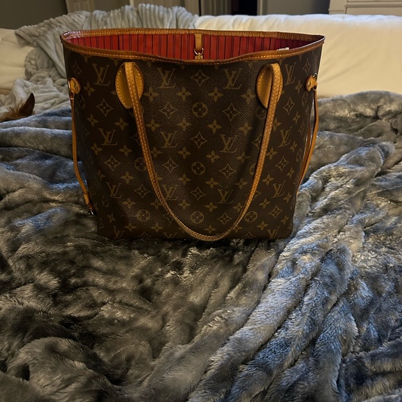 Authentic Louis Vuitton Neverful MM✨✨ - Picture 2 of 14
